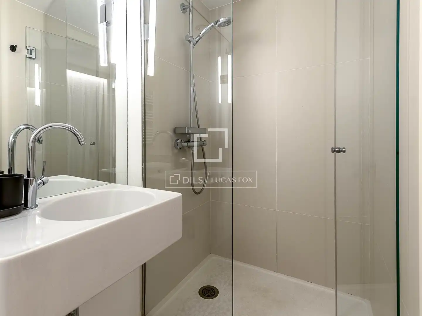 Baño de Piso en venta en Barcelona con Aire acondicionado, Calefacción y Parquet
