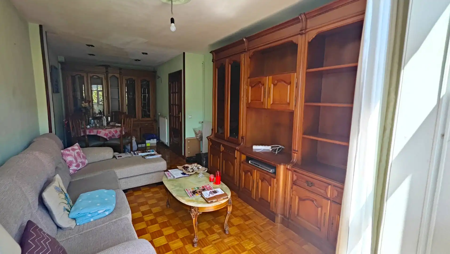 Sala de estar de Piso en venta en Santiago de Compostela  con Calefacción, Trastero y Amueblado