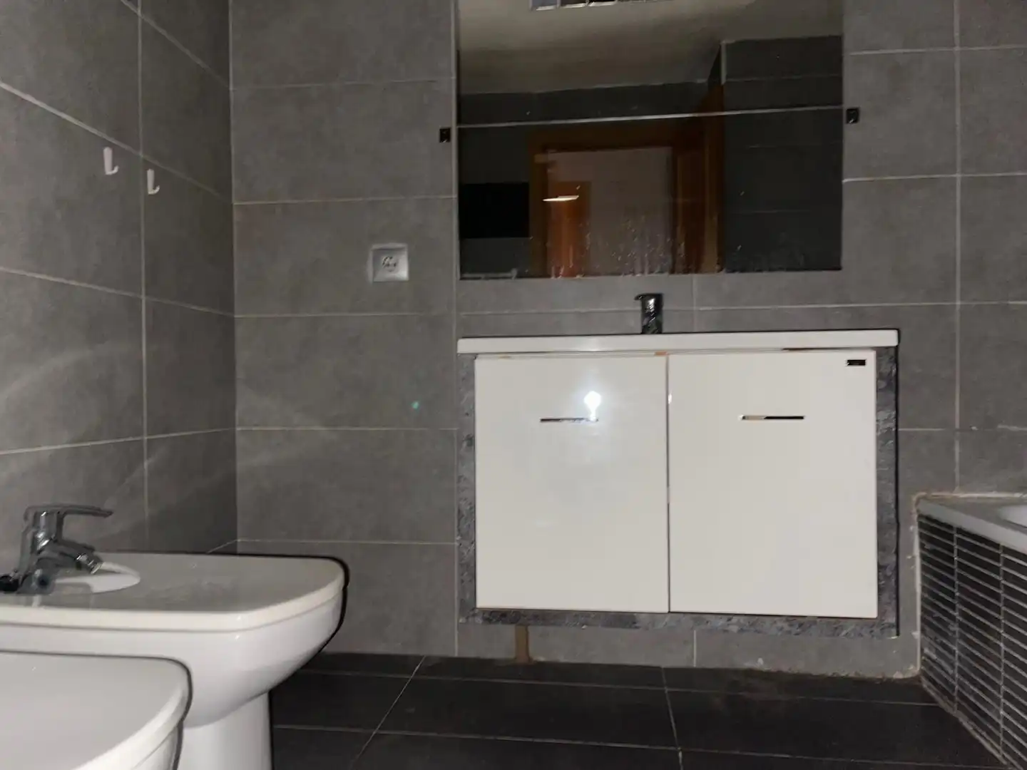 Bathroom of Flat for sale in La Muela  with Terrace