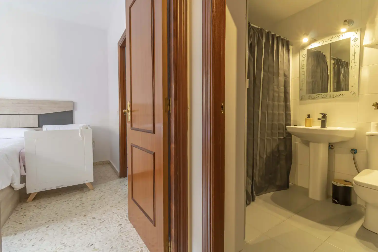 Baño de Piso en venta en Sevilla con Aire acondicionado y Terraza