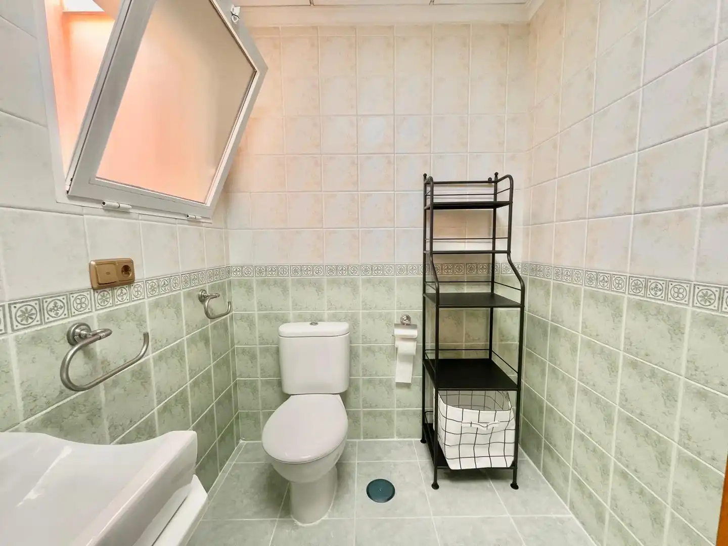 Bany de Apartament de lloguer en Albatera amb Traster, Moblat i Rentadora