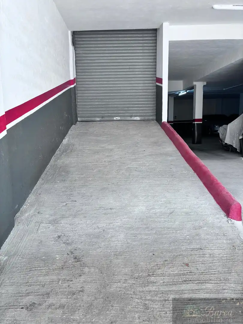 Parkplatz von Garage zum Verkauf in Rute