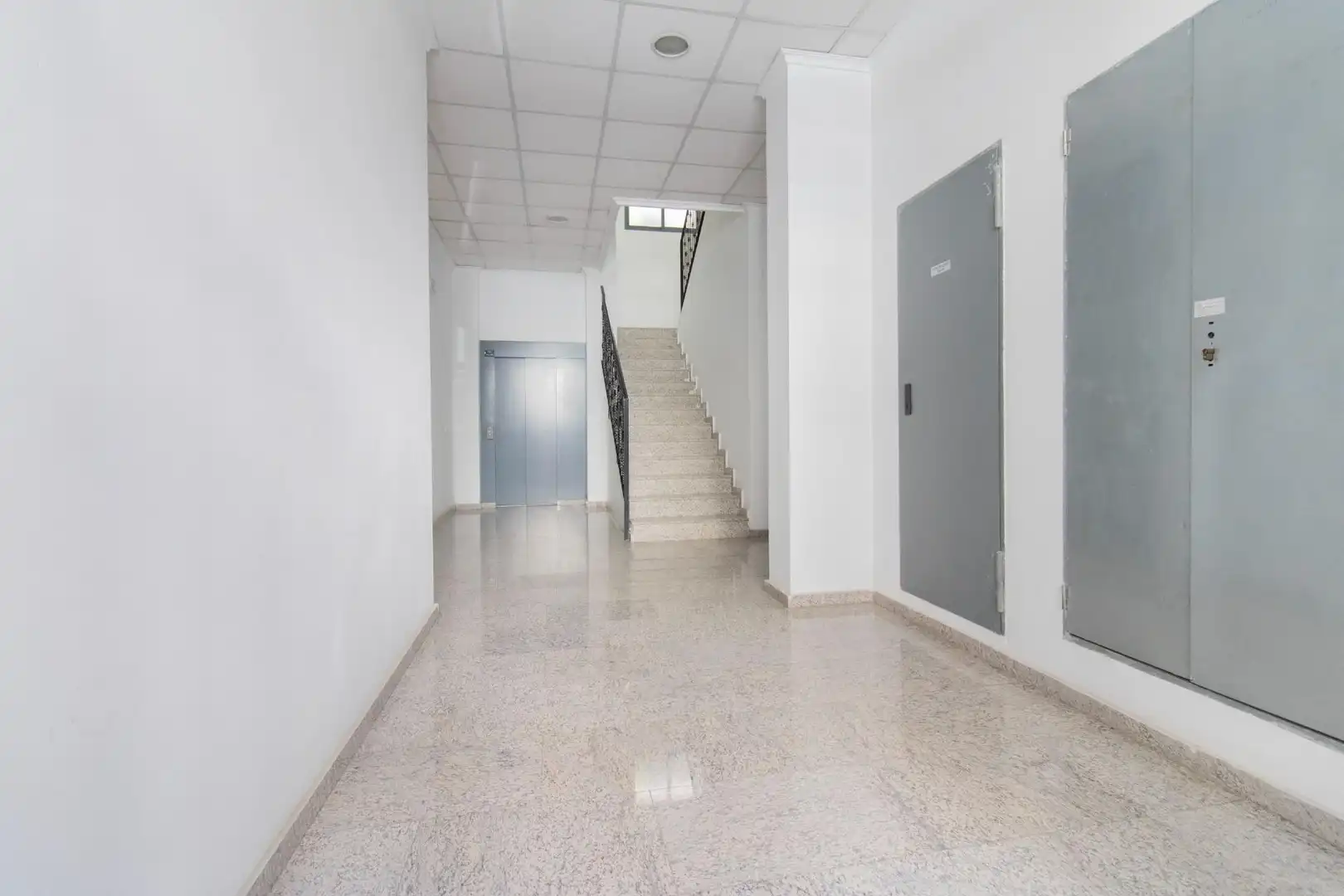 Maisonette zum Verkauf in Massamagrell mit Klimaanlage, Terrasse und Abstellraum