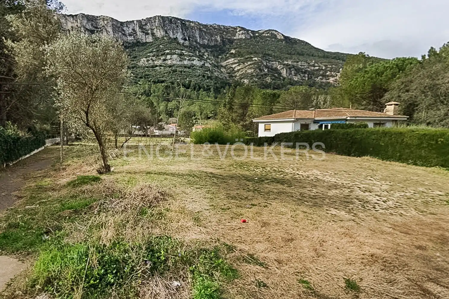 Lands and plots for sale in Barx