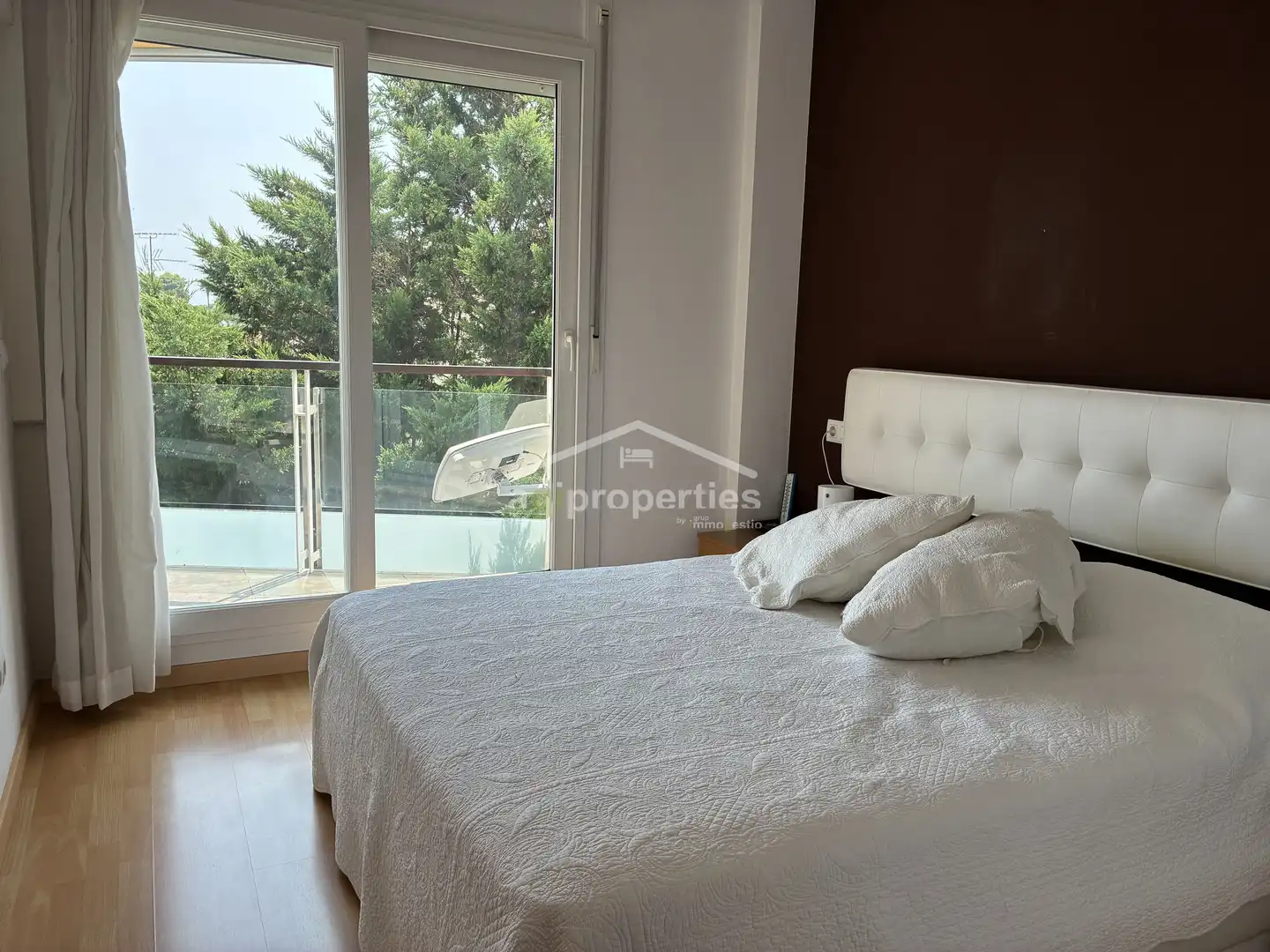 Bedroom of Apartments for sale in Roses  with Parquet flooring, Terrace and Furnished