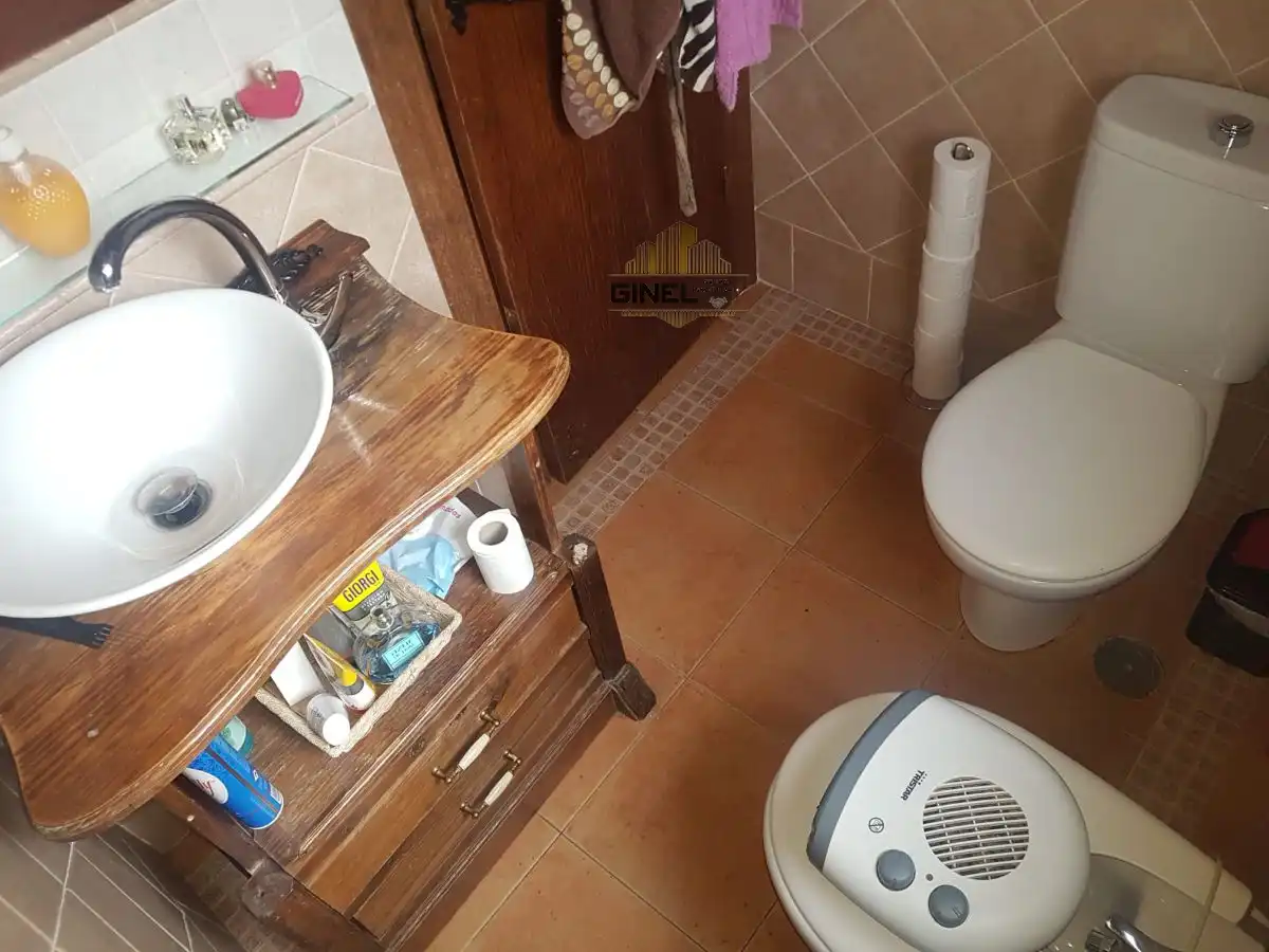 Bany de Casa o xalet en venda en Jaén amb Aire condicionat, Calefacció i Terrassa