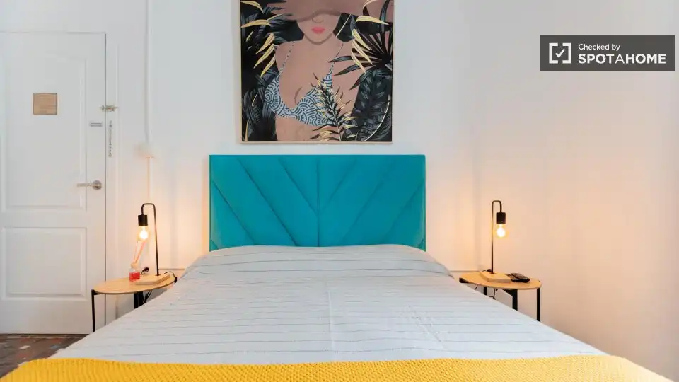 Flat with terrace to rent in Ciutat Vella, imagen 2