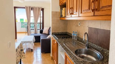 Foto 2 de Apartamento en venta en Calle Togio, 24, Puerto del Carmen, Tías