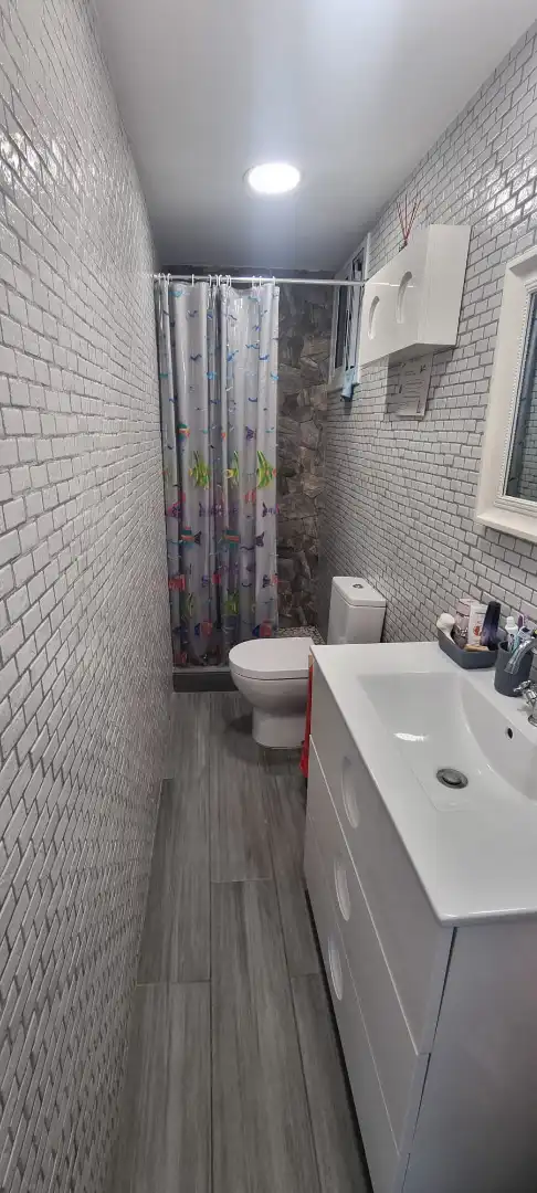 Baño de Piso en venta en Badalona con Parquet, Horno y Alarma