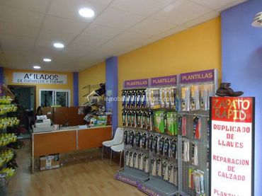 Locale commerciale in vendita a Centro