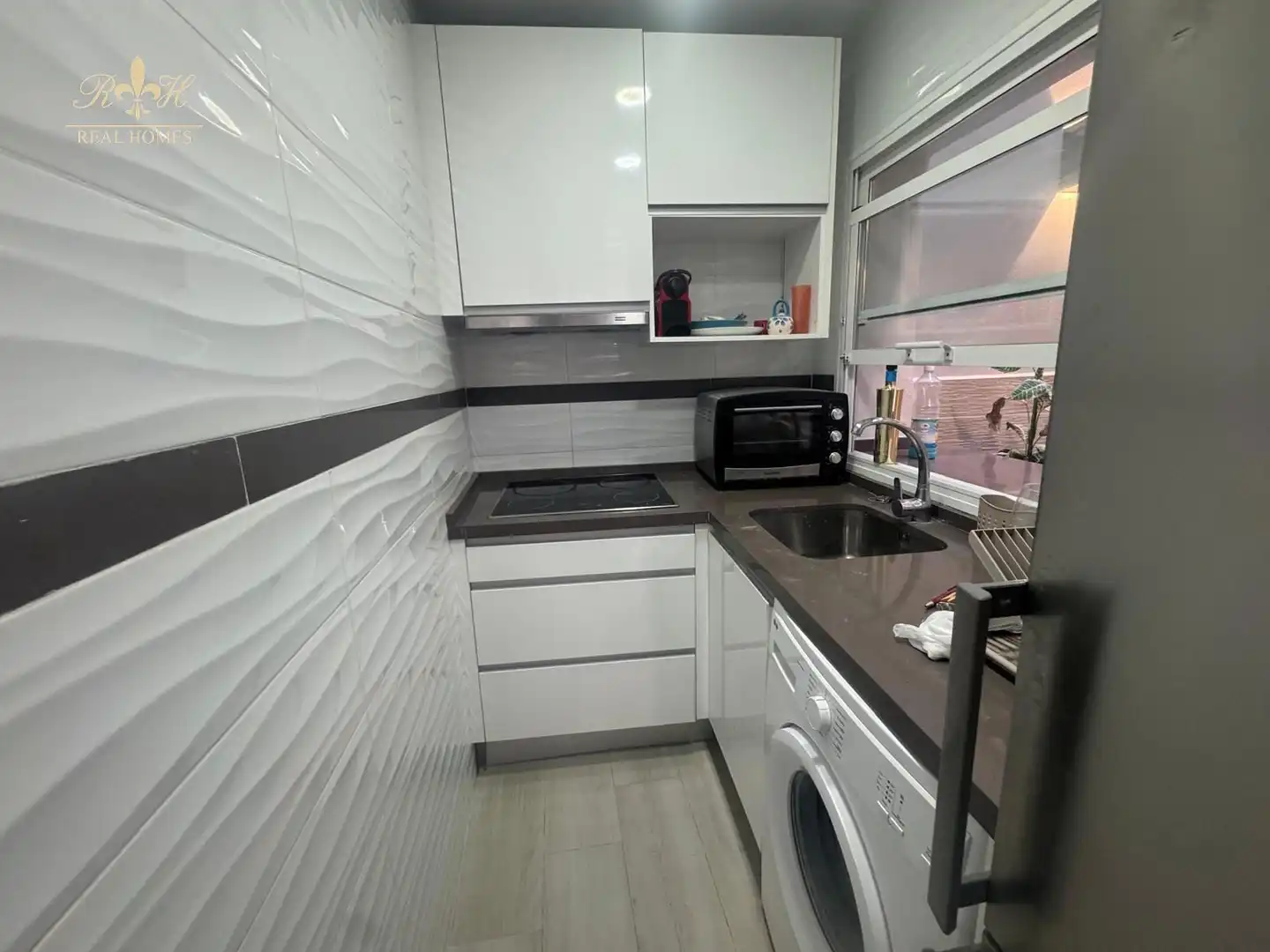Cuina de Casa o xalet de lloguer en Benidorm amb Aire condicionat i Moblat