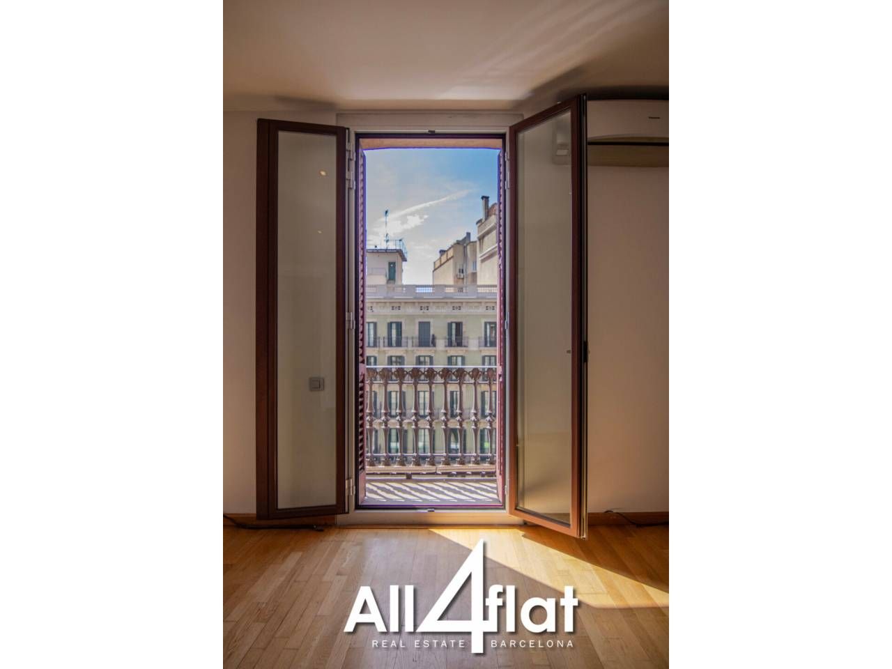 Balcony of Flat to rent in  Barcelona Capital  with Air Conditioner, Heating and Parquet flooring
