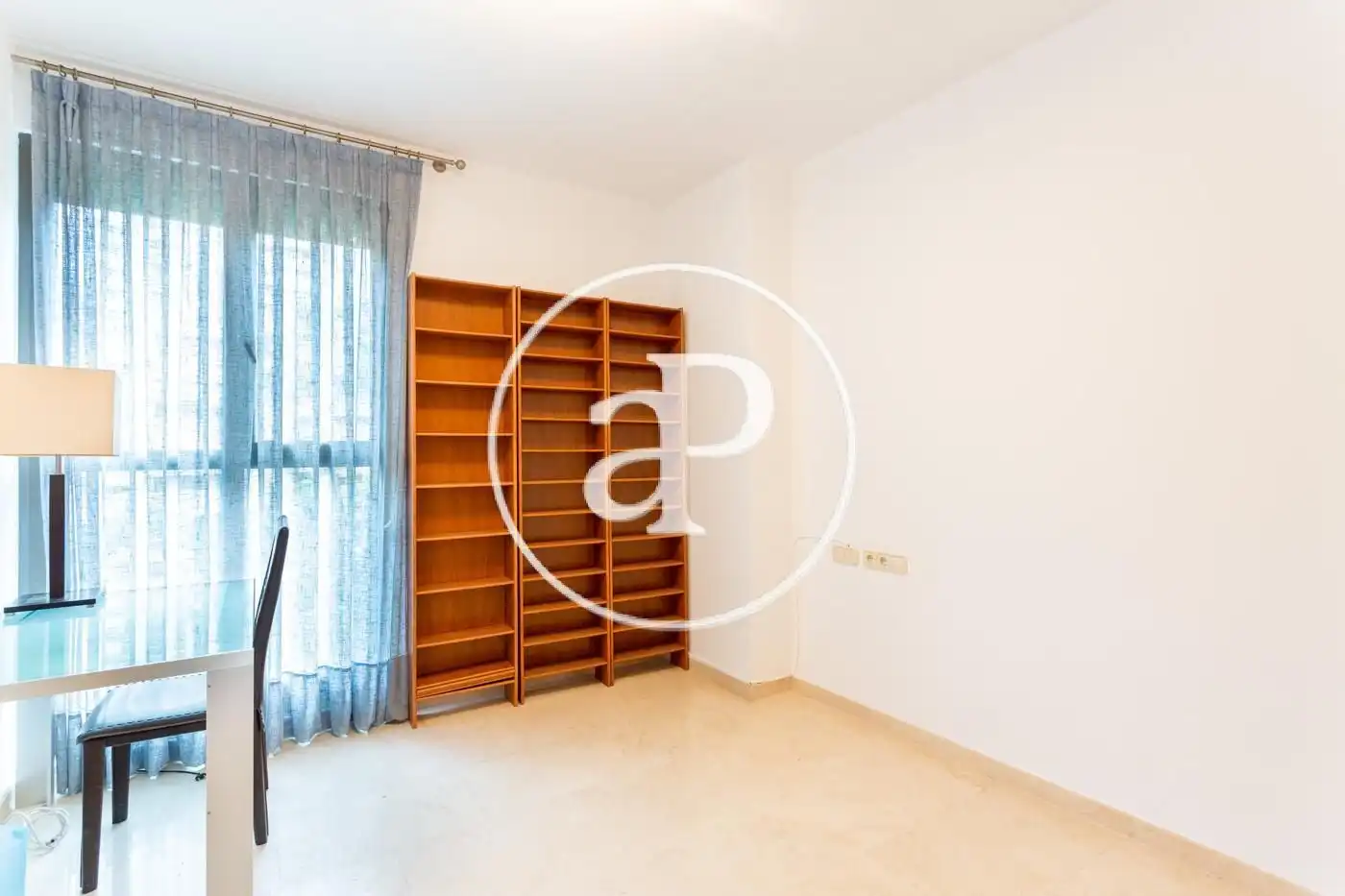 Bedroom of Flat for rent in Valencia  with Air Conditioner, Heating and Private garden