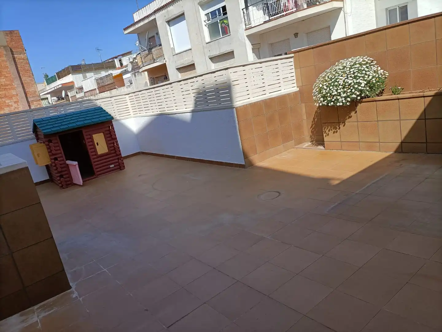 Terraza de Dúplex en venta en Pineda de Mar con Calefacción, Terraza y Amueblado