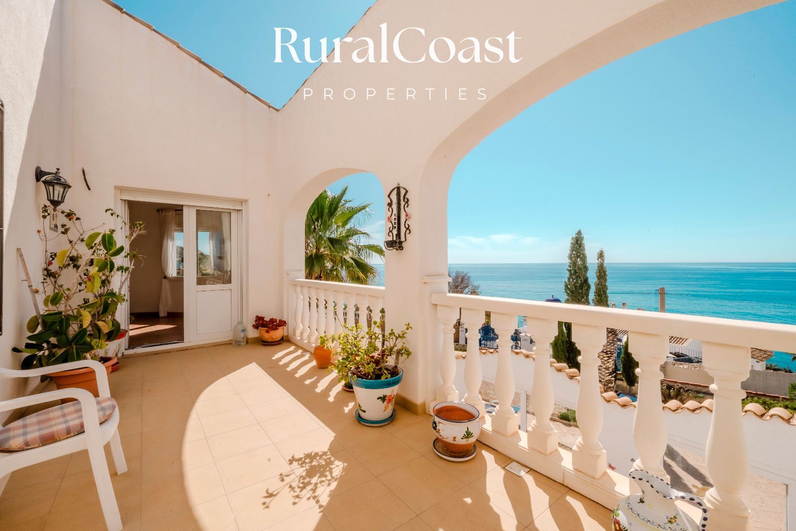 Vista exterior de Casa o xalet en venda en El Campello amb Terrassa, Traster i Piscina