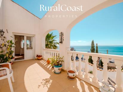 Vista exterior de Casa o xalet en venda en El Campello amb Terrassa, Traster i Piscina
