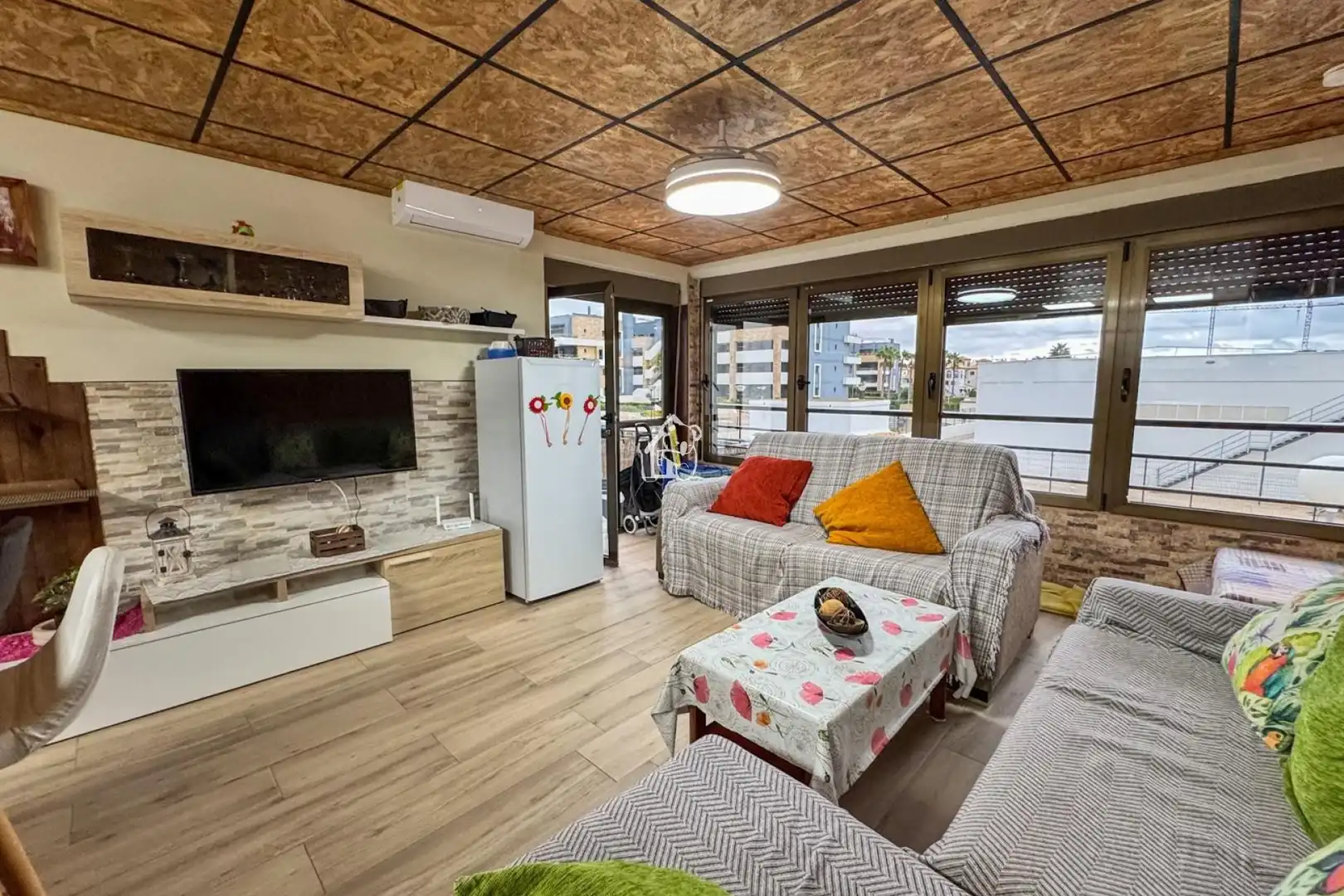 Apartamento con terraza en alquiler en Orihuela Costa