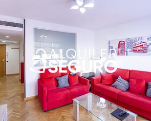 Living room of Flat to rent in  Madrid Capital  with Air Conditioner and Swimming Pool