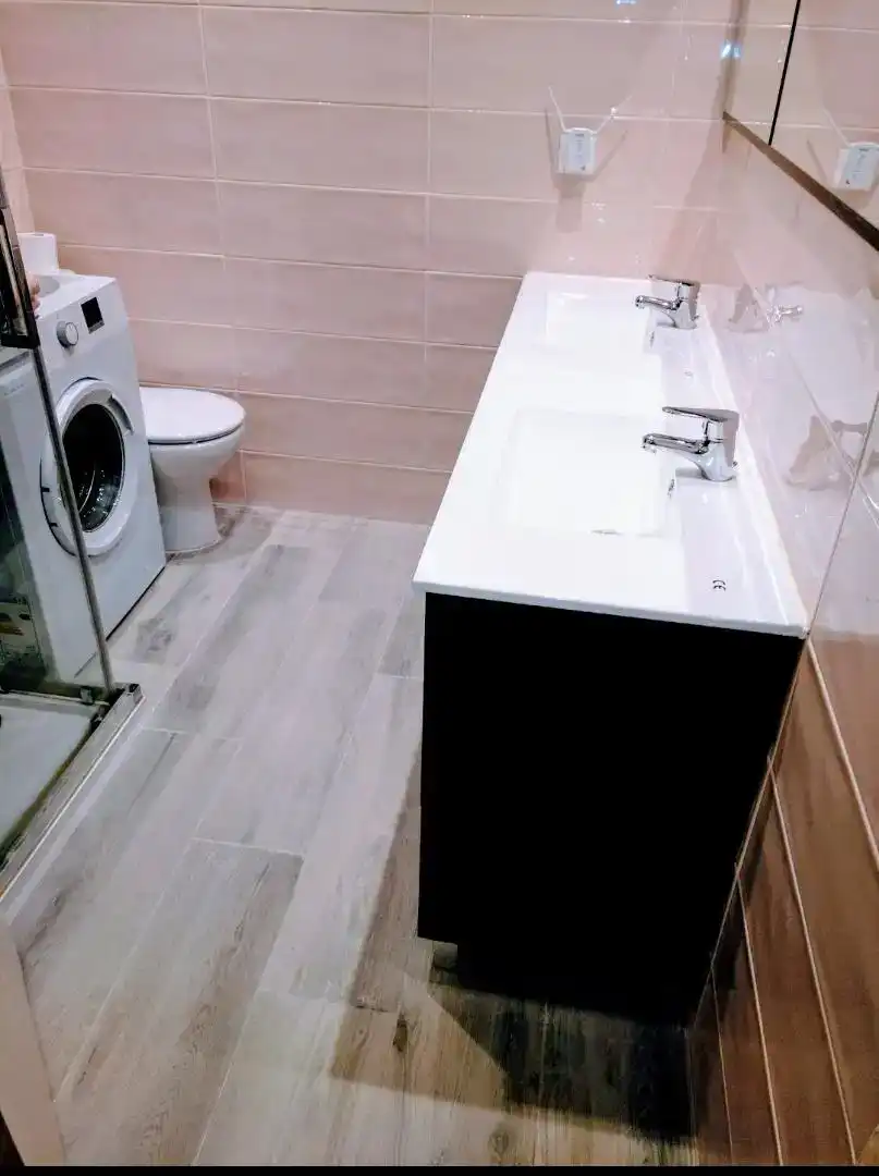 Baño de Piso para compartir en Centro