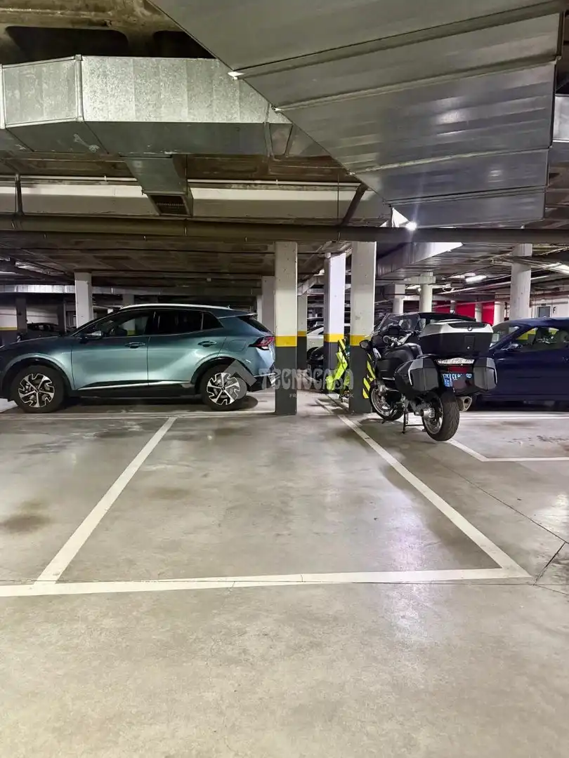 Aparcament de Pis en venda en Madrid amb Aire condicionat, Calefacció i Terrassa