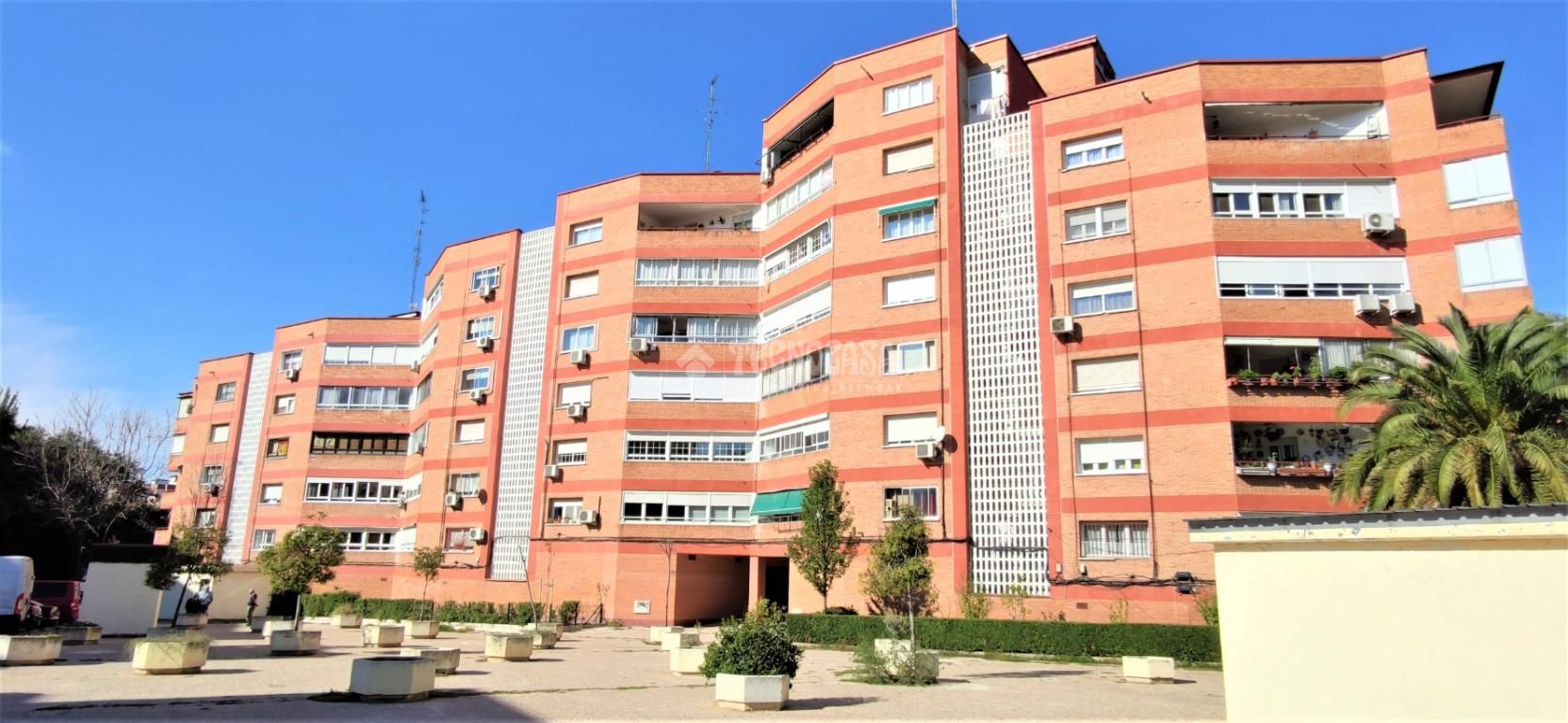 Vista exterior de Pis en venda en Móstoles amb Aire condicionat, Calefacció i Terrassa