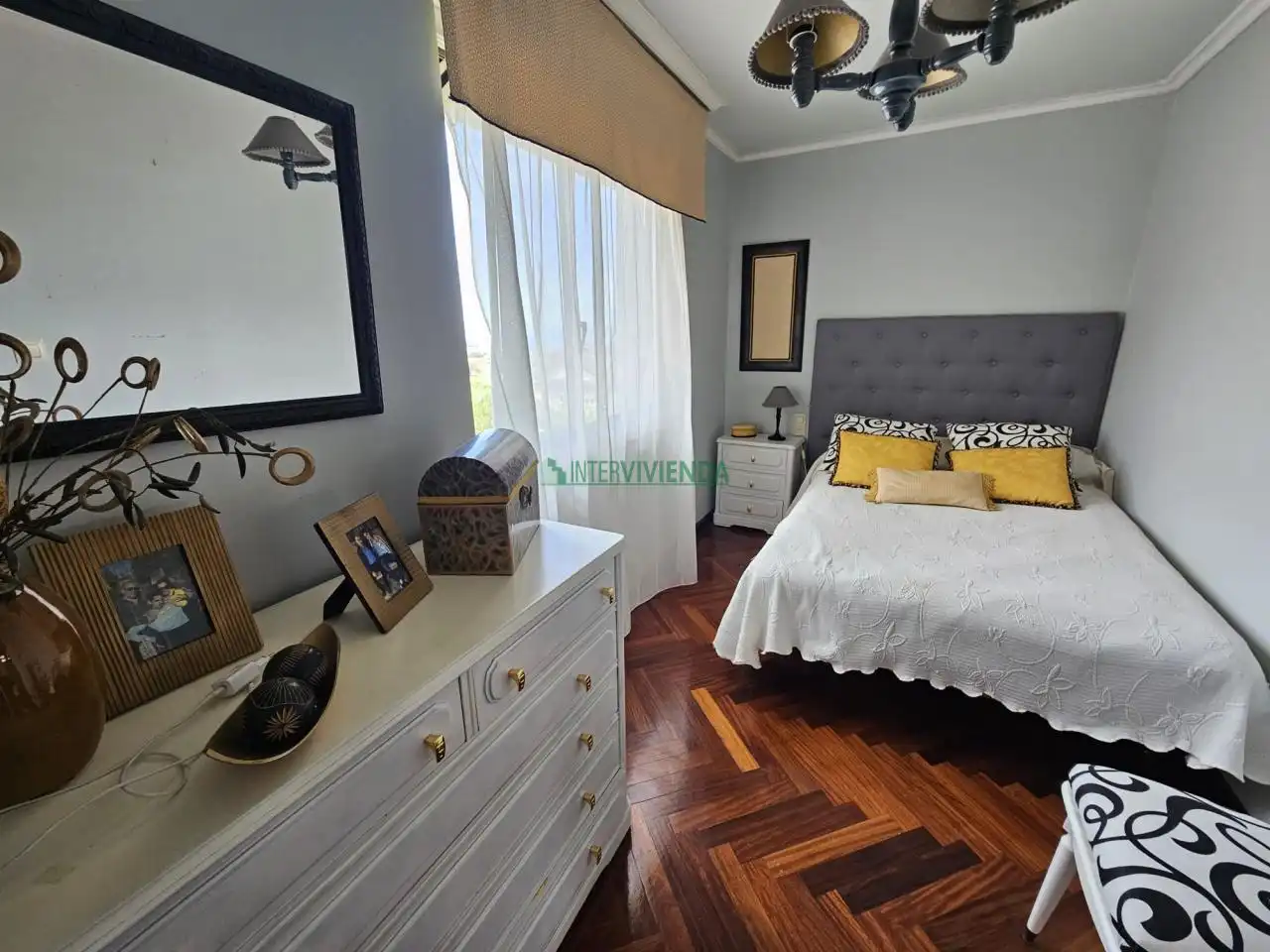 Habitación de Casa o chalet en venta en Vigo  con Calefacción, Jardín privado y Terraza