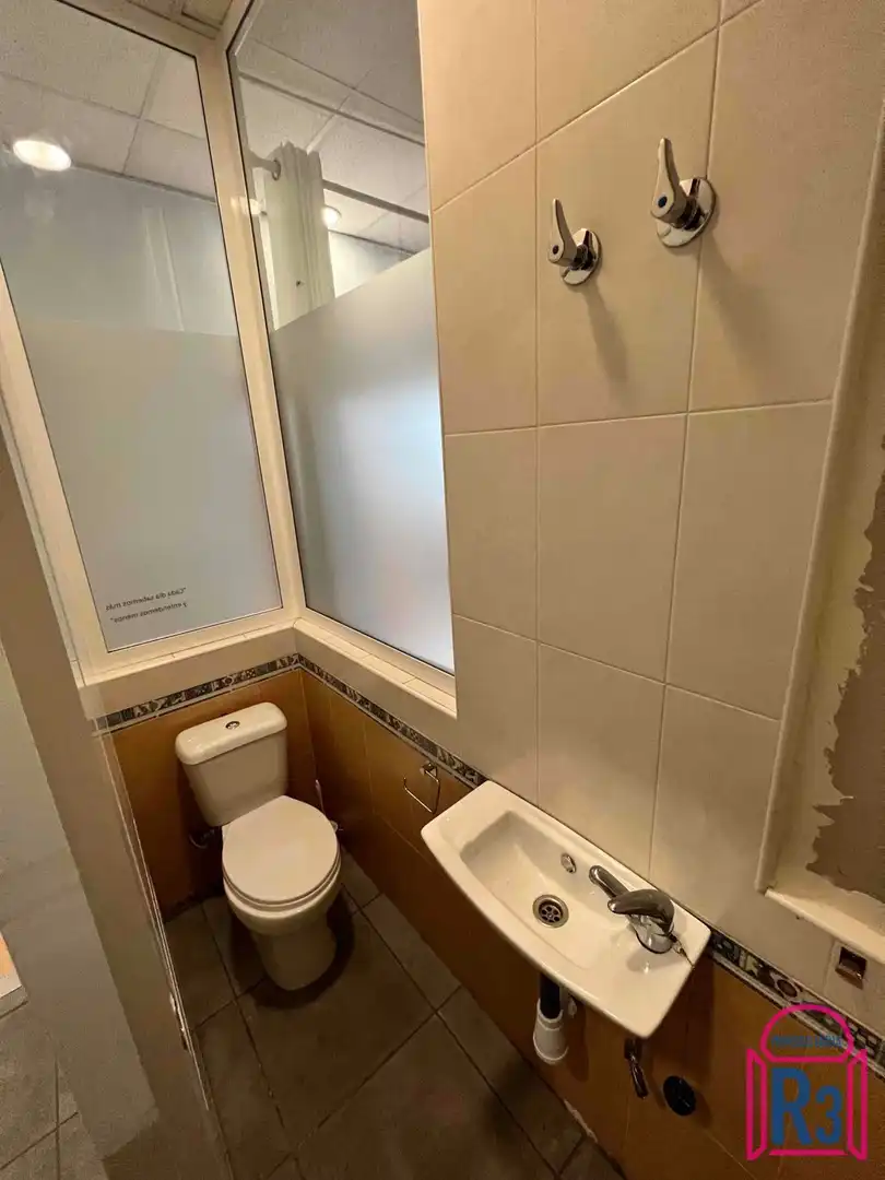 Badezimmer von Geschaftsraum zur Miete in León Capital 