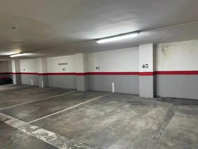 Aparcament de Garatge en venda en Centre - Sant Oleguer