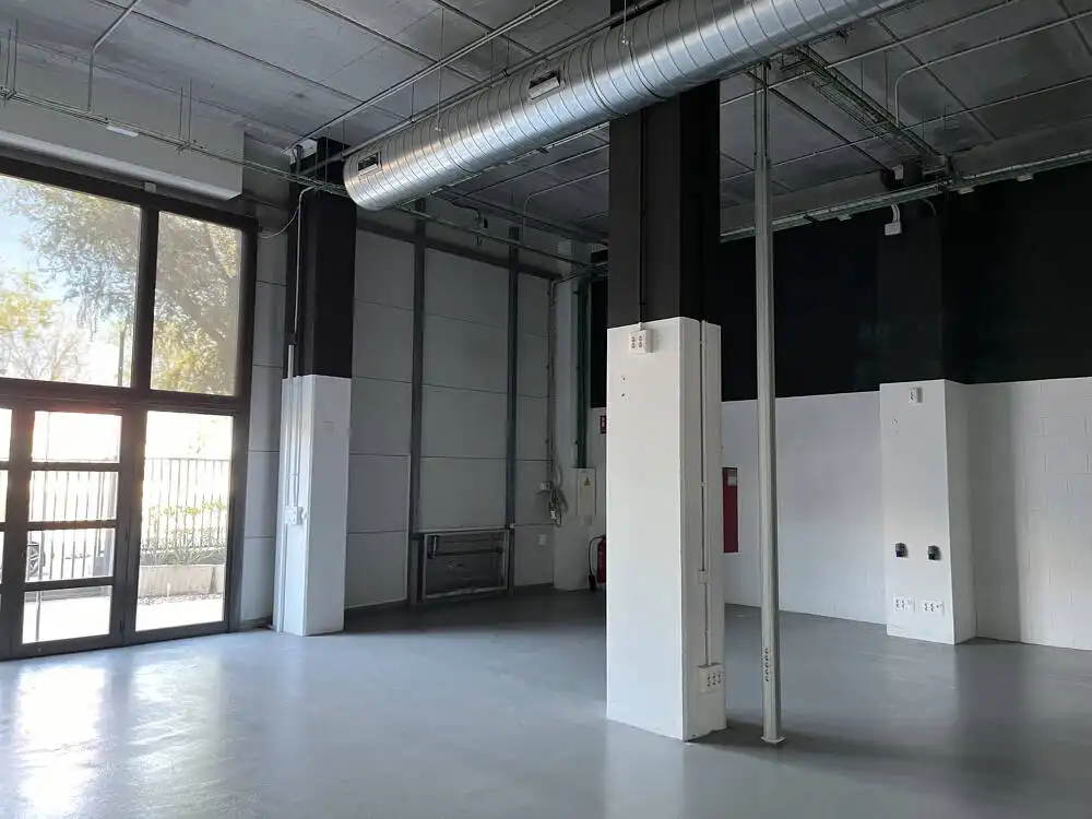 Industrial buildings for rent in Granvia LH