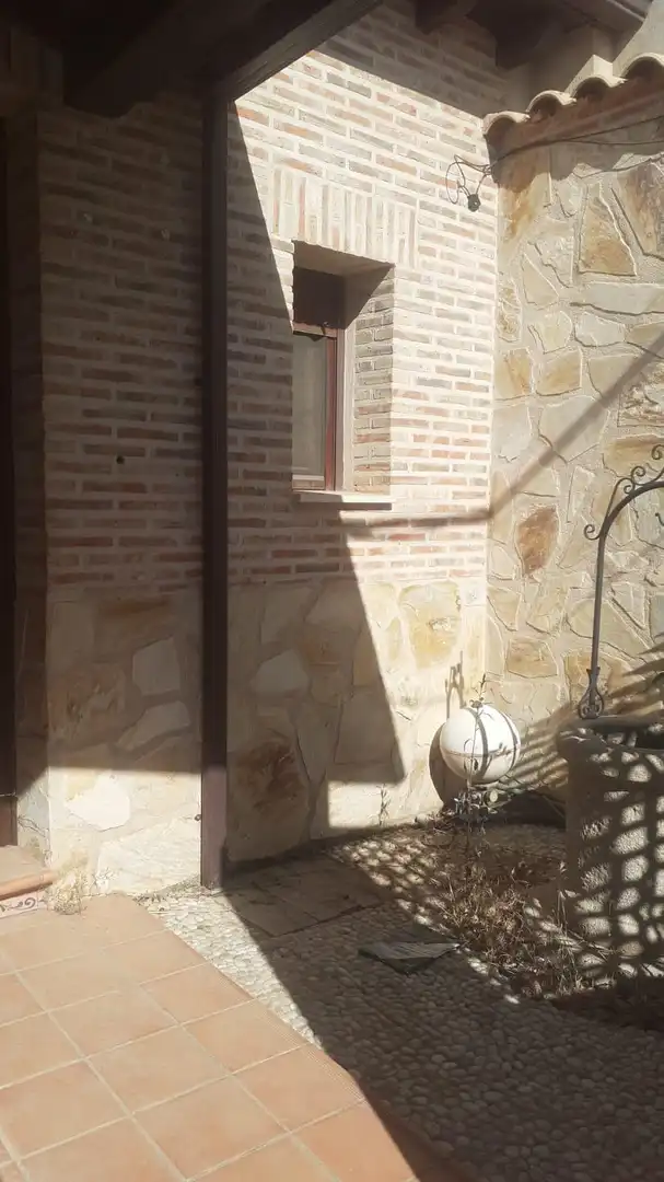 Vista exterior de Casa o chalet en venta en Consuegra con Aire acondicionado, Terraza y Piscina