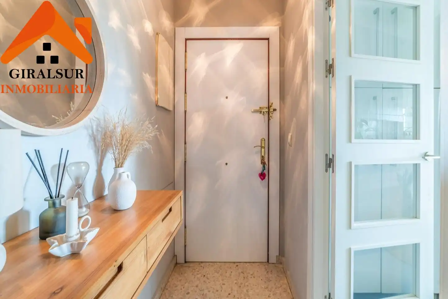 Flat for sale in Sevilla  with Air Conditioner and Storage room
