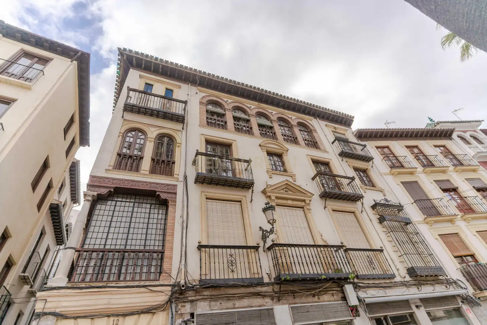 Exterior view of Apartments for sale in Granada  with Oven, Washing machine and Microwave