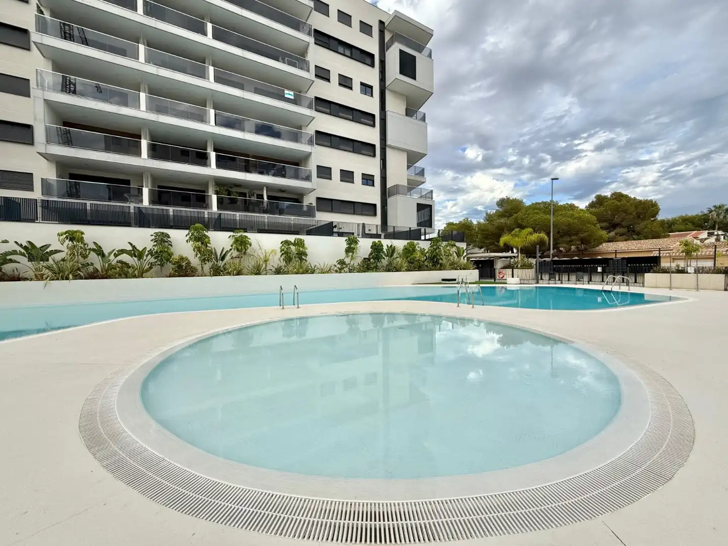Piscina de Apartament de lloguer en Orihuela amb Aire condicionat, Calefacció i Terrassa