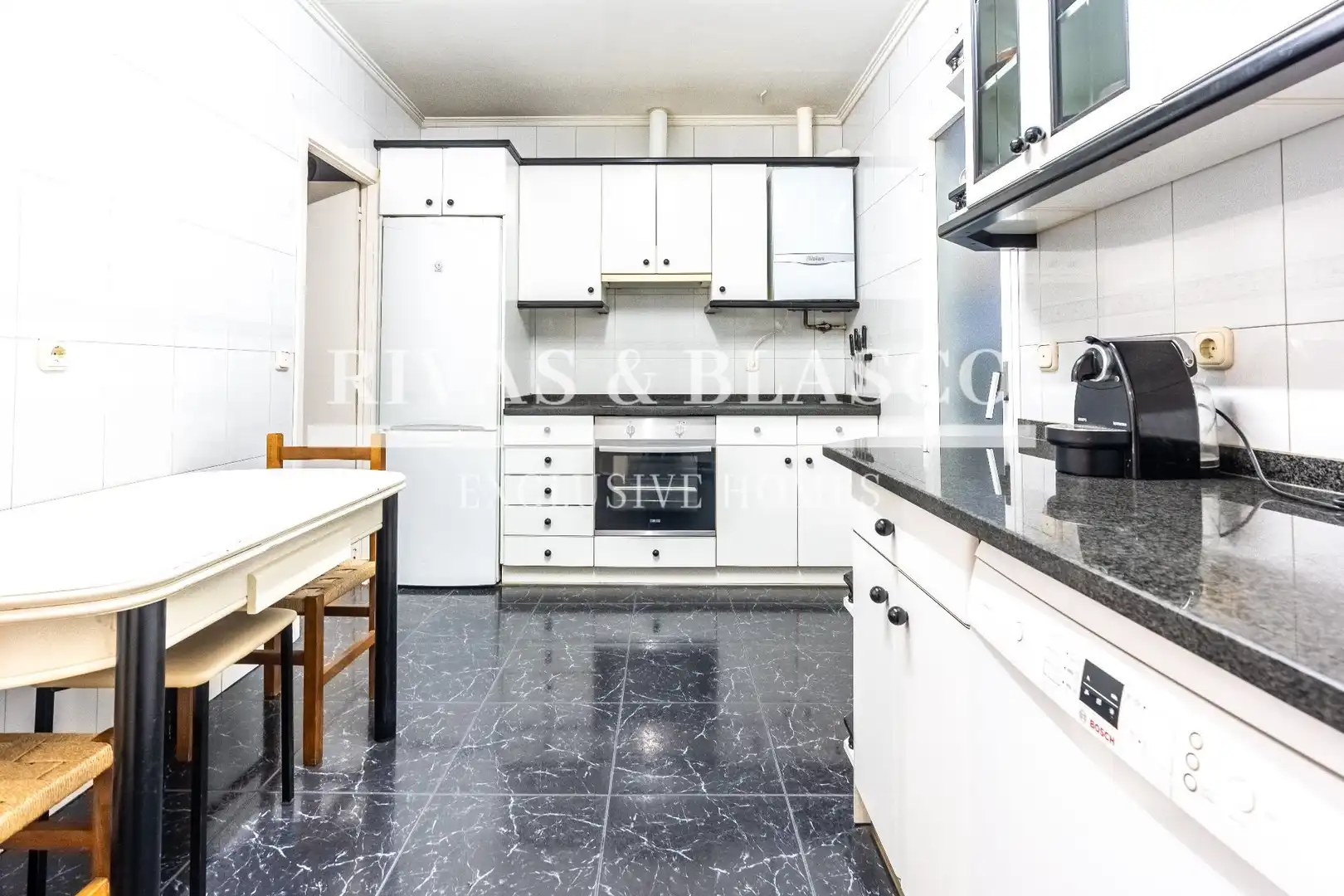 Kitchen of Apartments for sale in Donostia - San Sebastián   with Heating