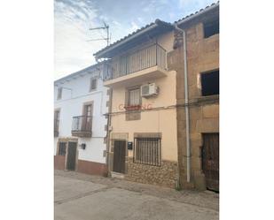 Exterior view of House or chalet for sale in Perales del Puerto