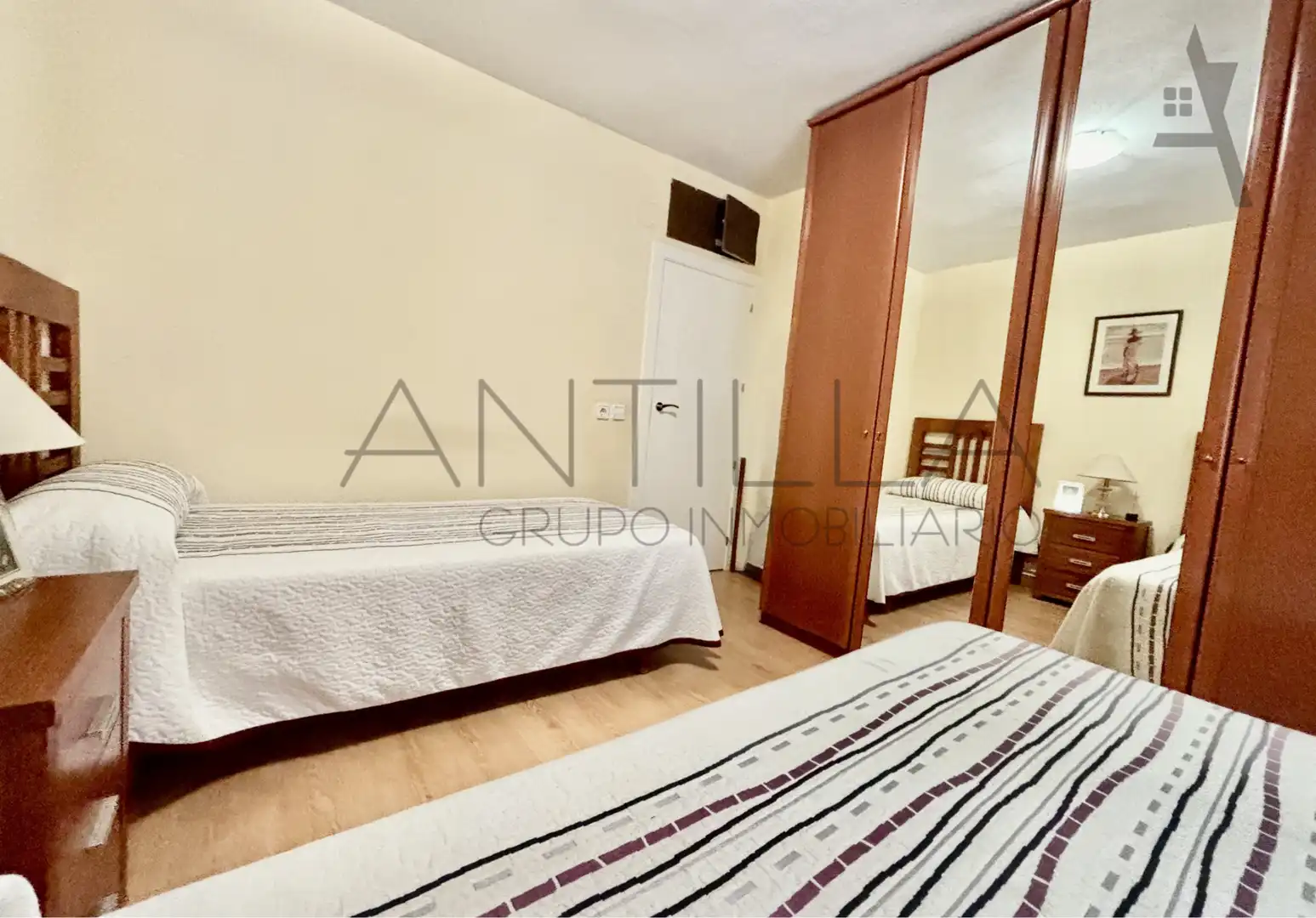 Bedroom of Flat for sale in Madrid  with Heating, Furnished and Alarm