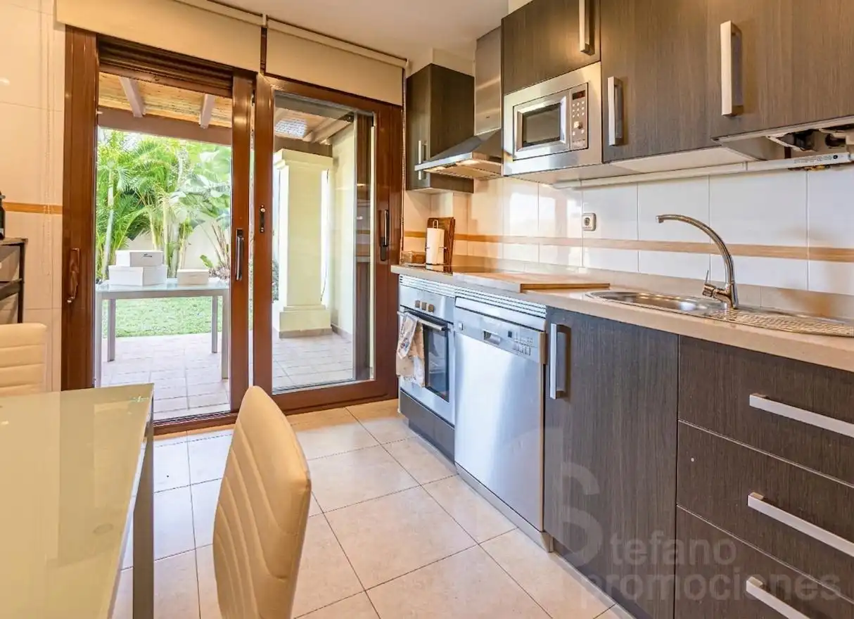 Cocina de Casa adosada en venta en Málaga con Aire acondicionado, Jardín privado y Parquet