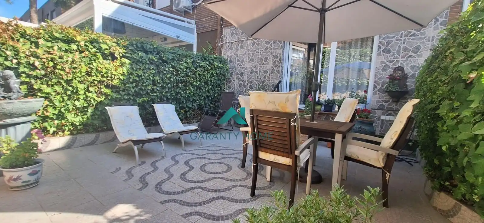 Terrassa de Casa adosada en venda en Las Rozas de Madrid amb Aire condicionat, Calefacció i Jardí privat