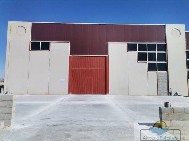 Nave industrial en Alquiler en Cantoria