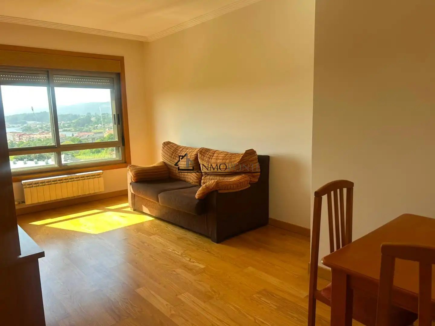 Sala d'estar de Apartament en venda en Pontevedra Capital  amb Calefacció i Traster
