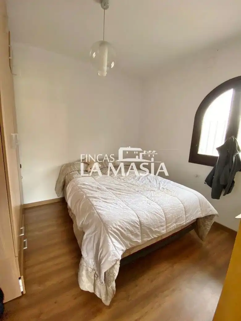 Dormitori de Finca rústica en venda en Canyelles amb Aire condicionat, Jardí privat i Traster