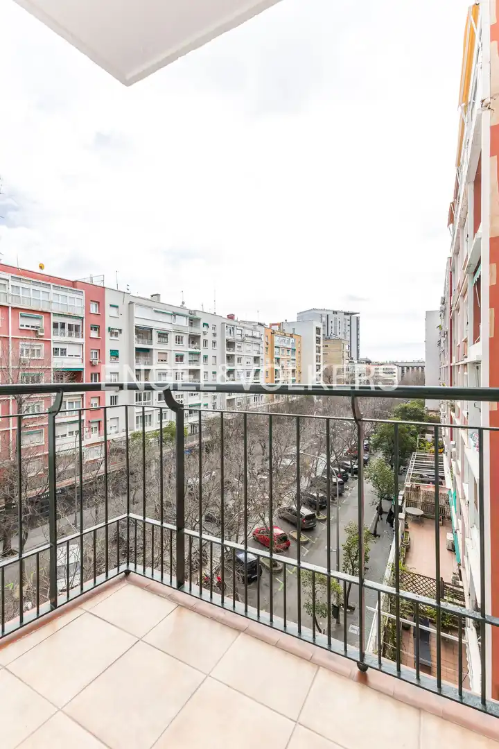 Vista exterior de Pis en venda en Madrid amb Aire condicionat, Calefacció i Terrassa