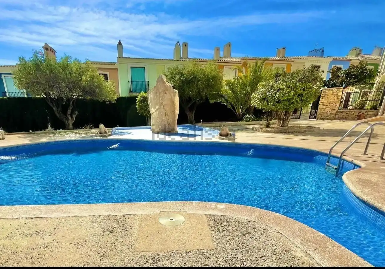 Piscina de Casa o xalet en venda en El Campello amb Aire condicionat, Terrassa i Piscina comunitària