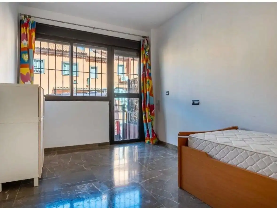 Dormitori de Casa o xalet en venda en Guillena amb Aire condicionat i Terrassa