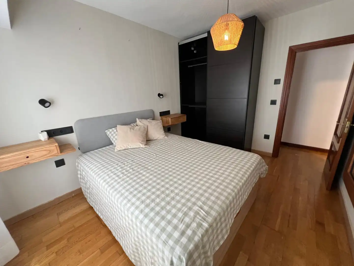 Flat for rent in Conde del Real Agrado, Barrio del Centro