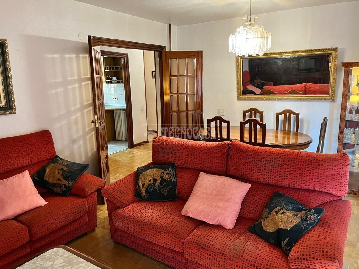Living room of Flat for sale in Alcalá de Henares  with Air Conditioner, Heating and Parquet flooring