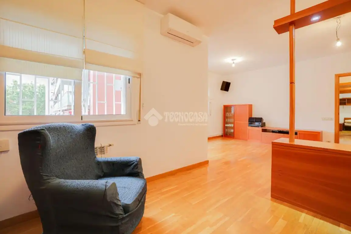 Sala de estar de Piso en venta en Barcelona con Calefacción y Balcón