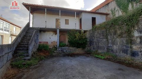 CASA DE PIEDRA PARA REFORMAR, CON PATIO Y PEQUEÑO JARDÍN, EN SOUTOPENEDO