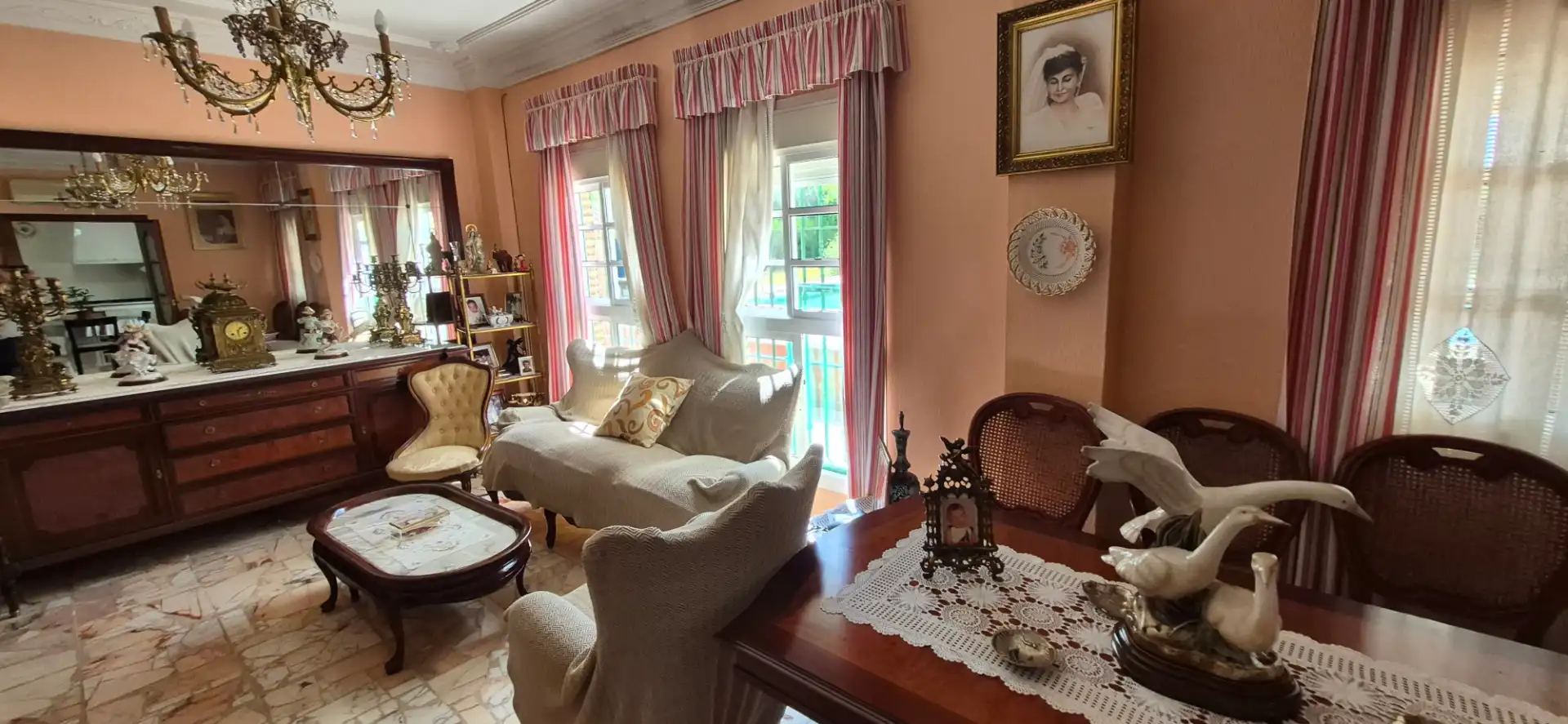 Sala de estar de Casa o chalet en venta en Carmona con Aire acondicionado, Calefacción y Jardín privado