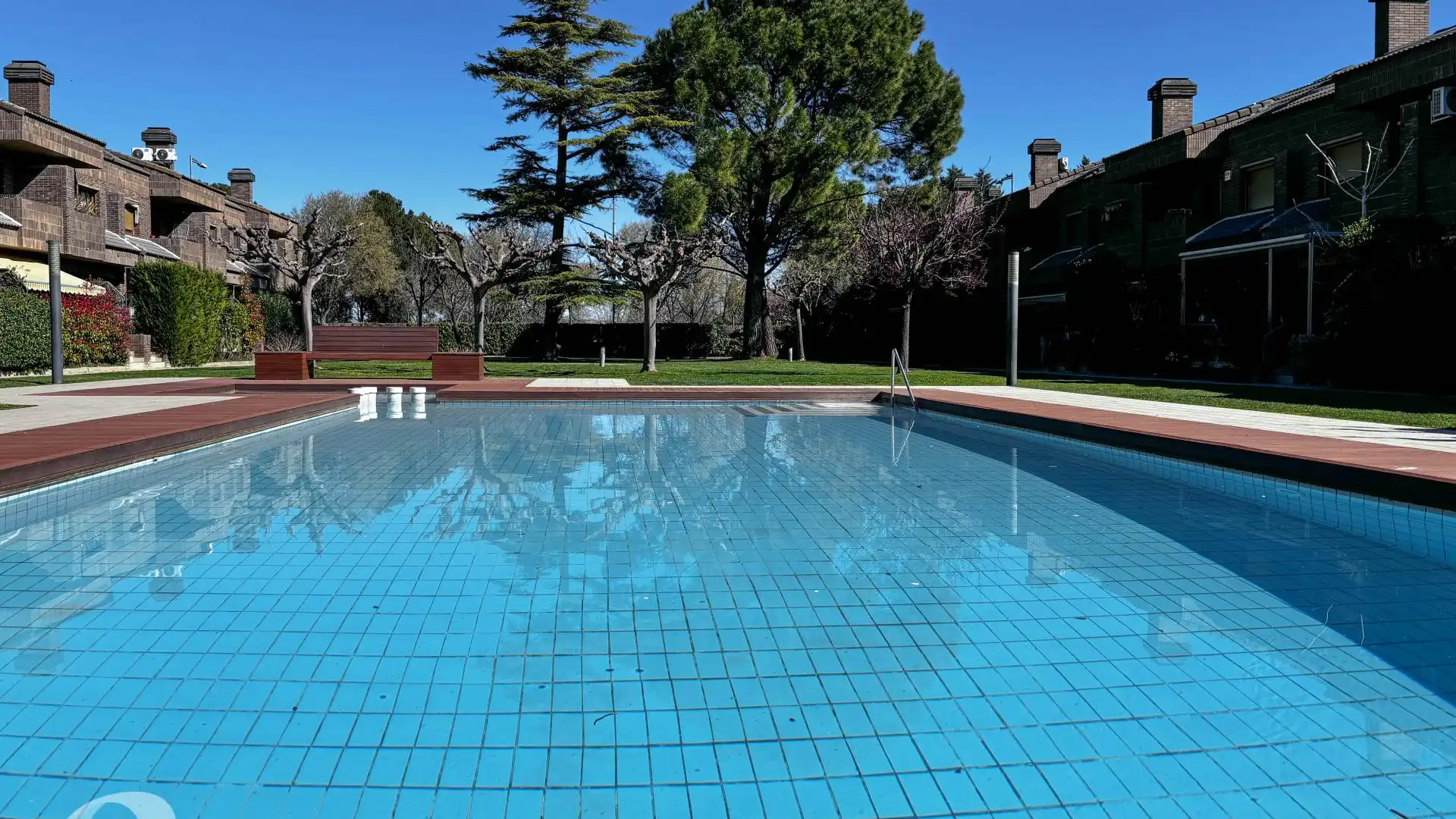 Piscina de Casa adosada de alquiler en  Lleida Capital con Calefacción y Jardín privado